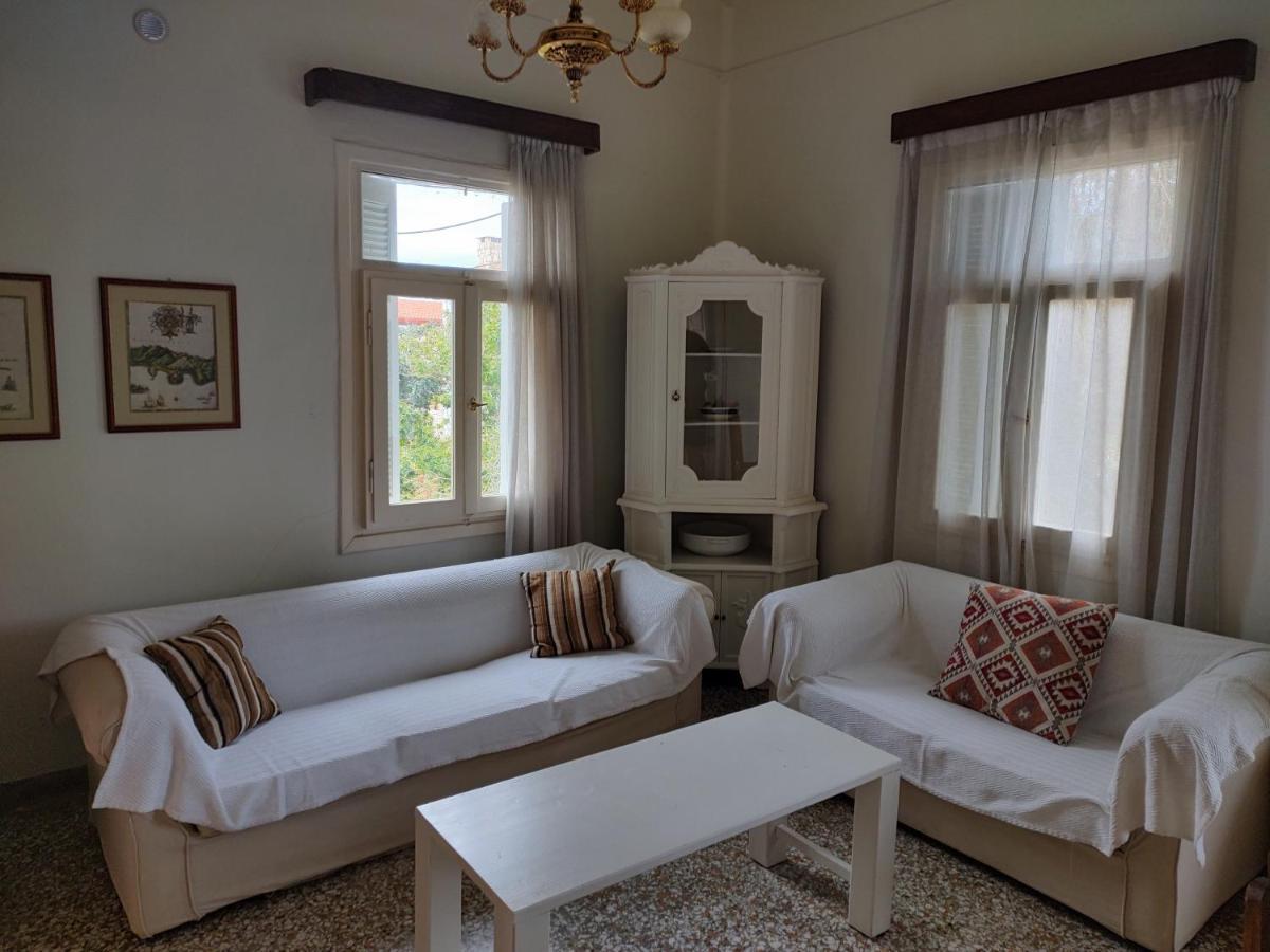 House In The Village Near The Sea Maleme  Exterior photo
